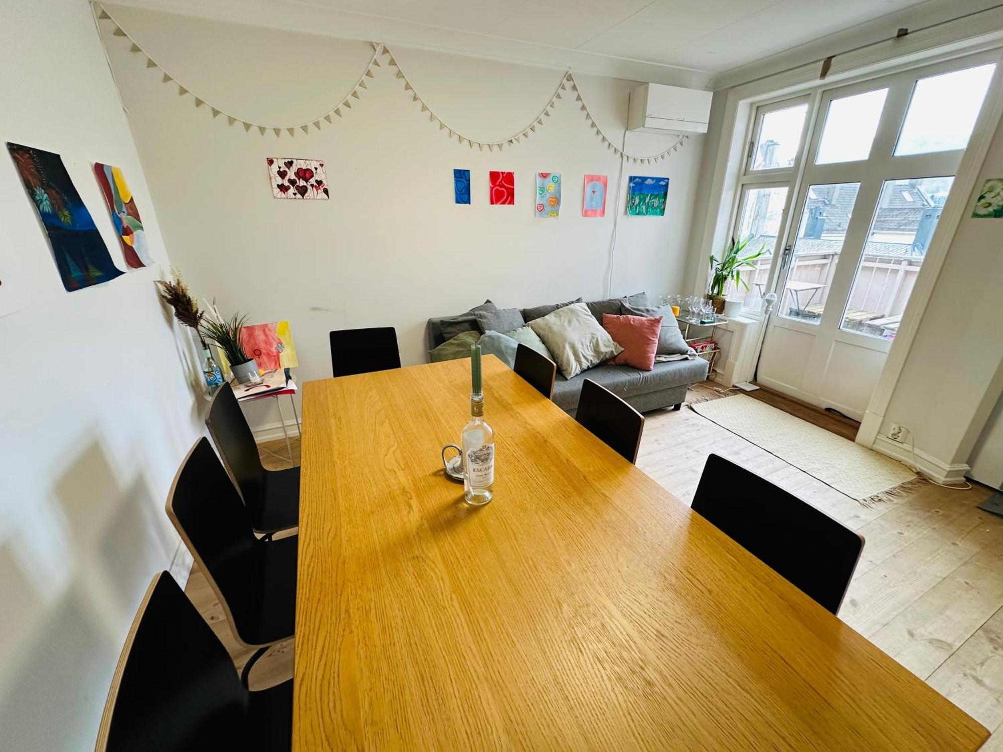Sjarmerende Bolig Like Ved Togstasjonen Apartment Bergen Exterior photo